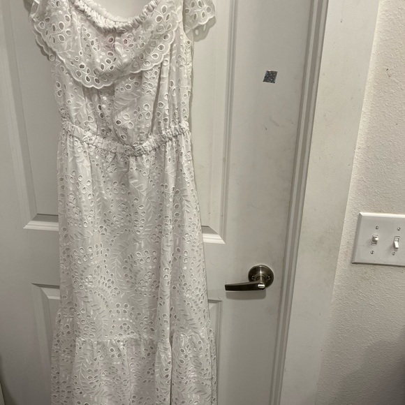 Lilly Pulitzer Off-Shoulder White Eyelet Dress - Picture 2 of 6